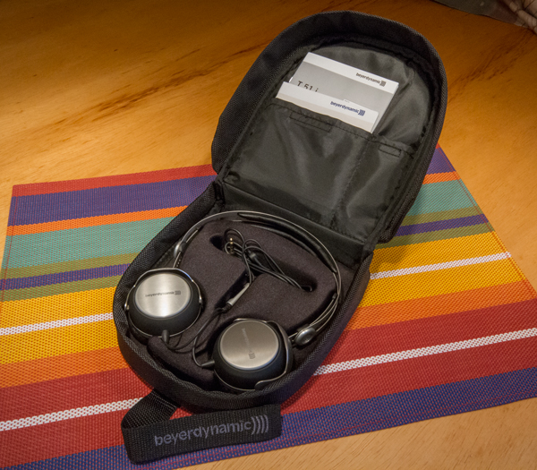 Beyerdynamic_T51i_Photo_InCase
