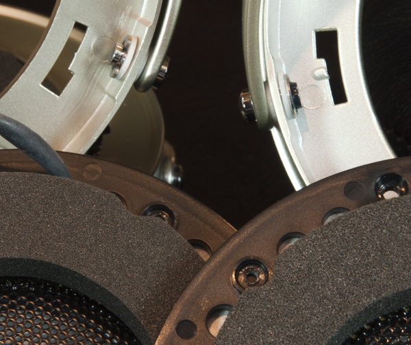 Denon_AHDx000_photo_differencescloseup600
